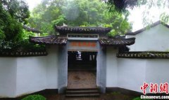 东西问丨张劲松：千年书院怎样塑造中国人的“阅读DNA”？